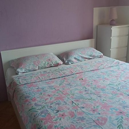 Apartman Paola Laurana Esterno foto