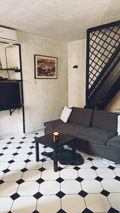 Apartman Paola Laurana Esterno foto