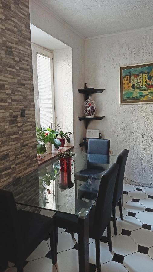 Apartman Paola Laurana Esterno foto